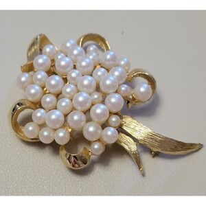 Vintage PELL Signed Mid Century 1960s Gold Tone Faux Pearl Flower Brooch 2.5"